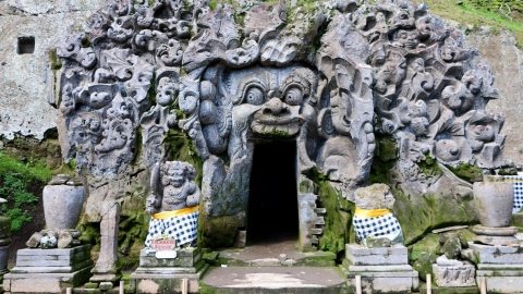 Thần bí Hang Voi Goa Gajah