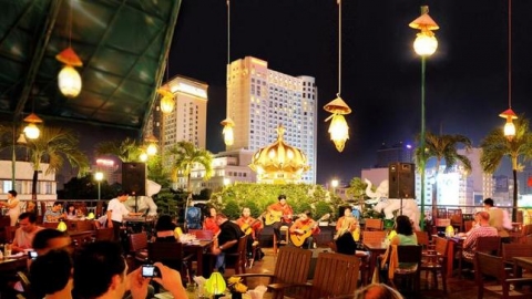 Rooftop garden bar - Sắc màu huyền ảo 