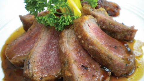 Món ngon cho mùa tình yêu - Fillet cừu Úc sốt cà tím & hạt macadamia