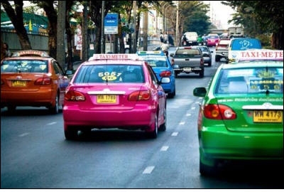 Độc đáo những chiếc taxi sắc màu ở Bangkok