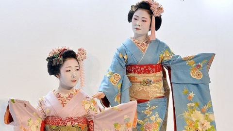 Một thoáng geisha thời du lịch hiện đại