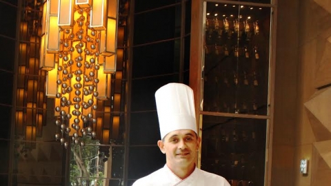 The chef Marco Cortesi biểu diễn nghê thuật ẩm thực tại New world Saigon Hotel