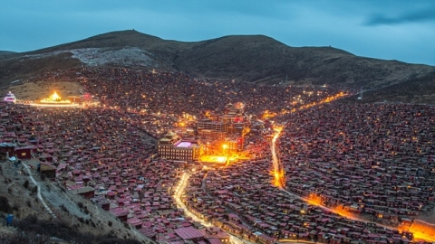 Thung lũng Larung Gar – trung tâm Phật giáo lớn nhất thế giới