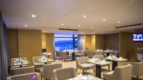 Khách sạn Wyndham Legend Halong mở cửa khu vực Club Lounge tại tầng VIP