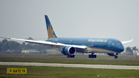 Vietnam Airlines tăng phí phục vụ hành khách từ 1/10/2017