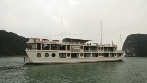 Cùng Oriental Sails khám phá Hạ Long
