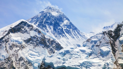 Nepal đặt ra quy tắc leo núi Everest mới