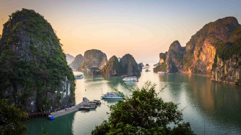 Cho phép du khách lưu trú tại Hạ Long