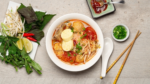 Bún riêu, cao lầu lọt Top mì ngon châu Á