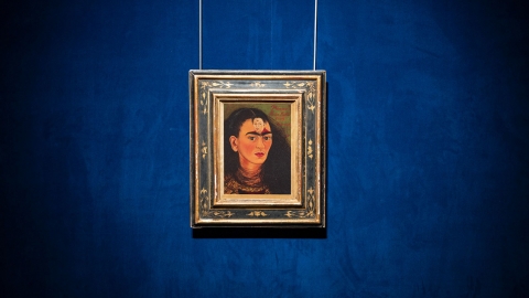 Tranh của Frida Kahlo bán được gần 800 tỷ đồng