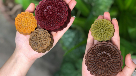 Mùa trung thu: người ăn bánh nướng mải mê, người “chê” bánh dẻo ngọt