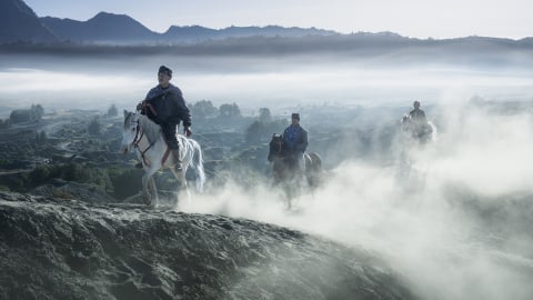 Vó ngựa giữa vùng đất lửa