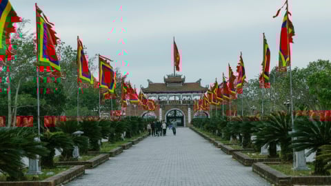 Đắm mình trong không gian tâm linh mùa Vesak 2025 với các tour tâm linh đặc sắc