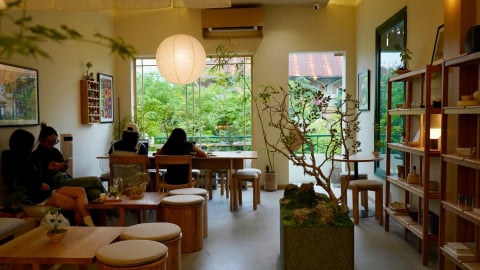 Chốn thưởng trà giữa cơn mưa đầu hạ Sài Gòn
