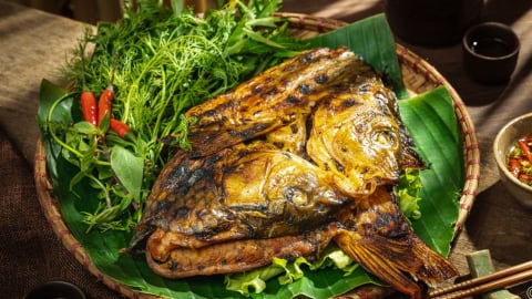 Về Tây Bắc, ăn món cá nướng 'gập người' Pa Pỉng Tộp của người Thái