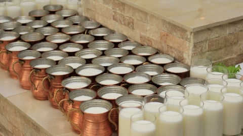 Ayran, thức uống giảm nhiệt mùa hè nổi tiếng của Thổ Nhĩ Kỳ