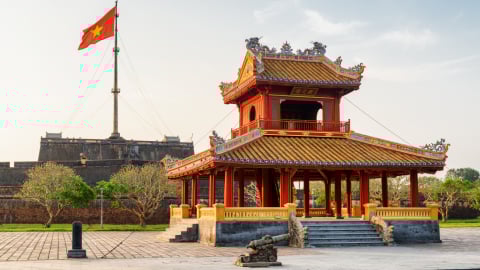 Phu Văn Lâu, biểu tượng cổ kính trăm năm tuổi xuất hiện trên tờ tiền 50.000 đồng