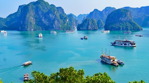 Tàu du lịch ở vịnh Hạ Long bị lật, nhiều nạn nhân mất tích