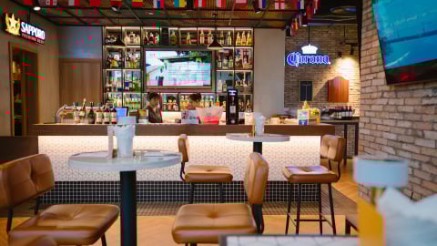 Wine & Bite - Dấu ấn kỷ niệm và trải nghiệm lưu luyến vị giác tại HIIVE by fusion Binh Duong