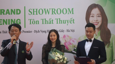 Kim Tae Hee khai trương showroom Everon