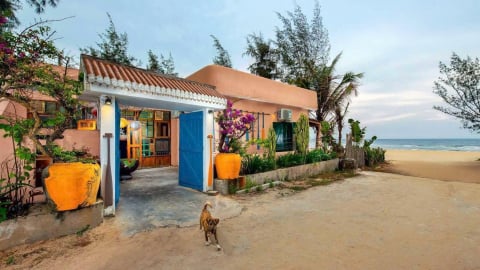 Homestay bên bờ biển 'hồi sinh' làng chài Cửa Khe