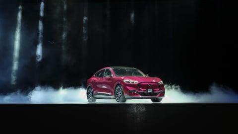 Ford ra mắt xe điện đầu tiên tại Việt Nam với giá 2,599 tỷ đồng