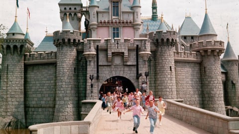 Ngược dòng thời gian về ngày công viên Disneyland đầu tiên trên thế giới mở cửa