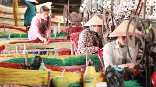 Trăm năm làng chiếu Định Yên