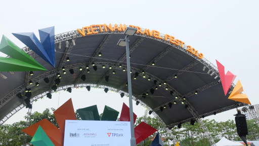 Travel Fest sôi nổi ngày đầu tiên