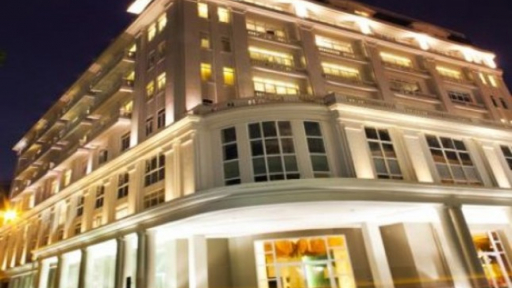 Ngọt ngào tiệc “Tình yêu” tại Hotel de L’Opera 
