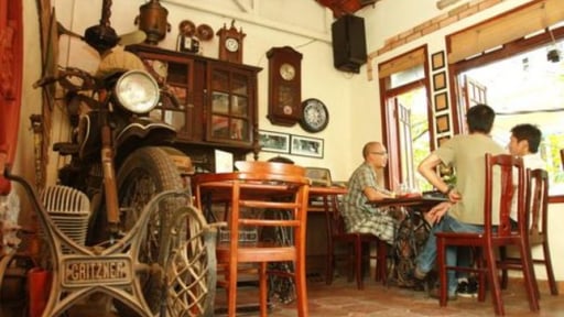 Xe cổ Coffee – Không gian Hà Nội cũ