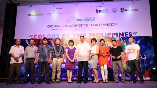 Lễ khai mạc Triển lãm ảnh 'Sắc màu Philippines' tối 28/06/2014