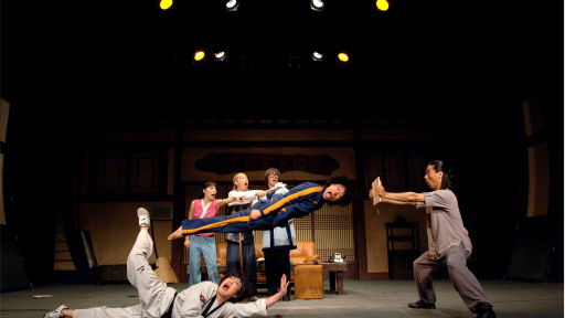 Cười thả ga với  nghệ thuật Jump Show Xứ Hàn