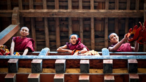 Hành trình về xứ sở rồng sấm 