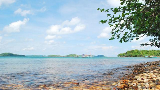 Lội biển ở ‘Tiểu Hạ Long phương Nam’
