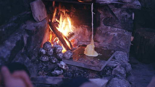 ‘Tan chảy’ trước Cheese Raclette