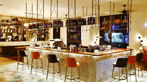 Thưởng thức bia thủ công tại RBar Sài Gòn