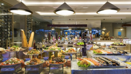Vui say chào đón mùa lễ hội tại Liberty Central Saigon Riverside