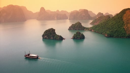 Hạ Long triển khai lắp đặt hệ thống wifi miễn phí, camera giám sát trên vịnh Hạ Long