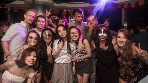 Địa điểm ấn tượng để vui chơi Halloween