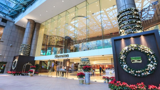 Lễ thắp sáng cây thông Giáng Sinh tại Sheraton Saigon