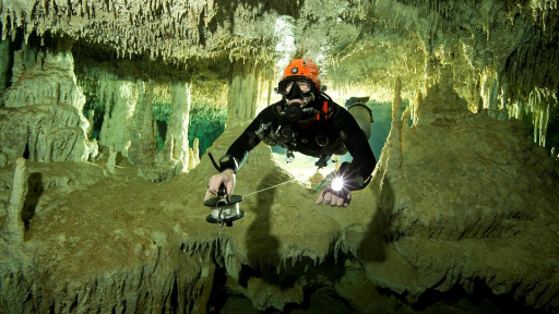 Phát hiện hang động dưới biển lớn nhất thế giới ở Mexico
