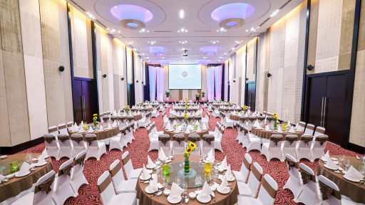 Tiệc cuối năm tại Grand Mercure Danang