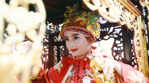 Đi xem 'Tướng bà' ở hội đền Gióng