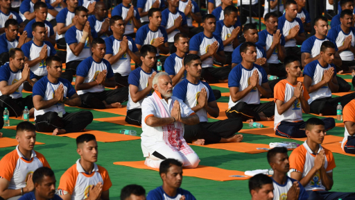 Người dân Ấn Độ hưởng ứng Ngày Yoga