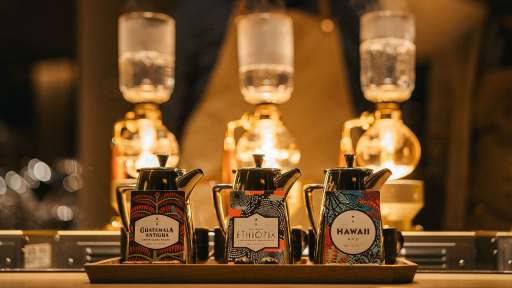 Starbucks khai trương cửa hàng lớn nhất