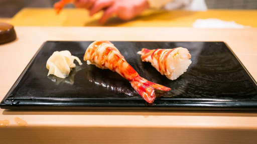 Sukiyabashi Jiro bị tước 3 sao Michelin