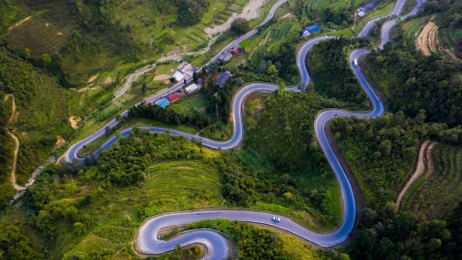 Mã Pí Lèng hùng vĩ trong mắt du khách
