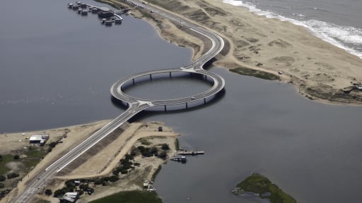 Ngắm cây cầu tròn ngoạn mục ở Uruguay