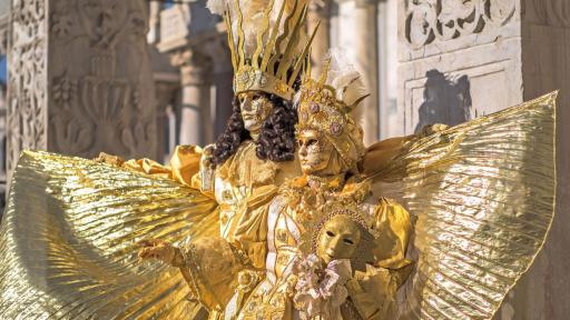 Italy: Venice Carnival 2022 kỳ thú “tái xuất”